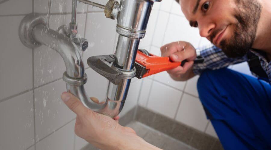 Expert burst pipe repair services in Cedar Bluff, VA
